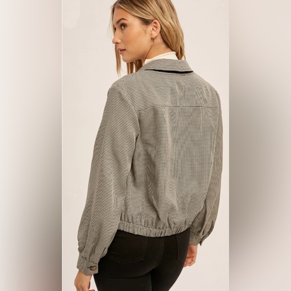 Black and white button down collared bomber jacket. Size L. - Picture 5 of 13